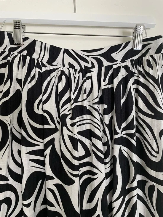 Rachel Zoe Black & White Abstract Print Tiered Maxi Skirt - Picture 5 of 11